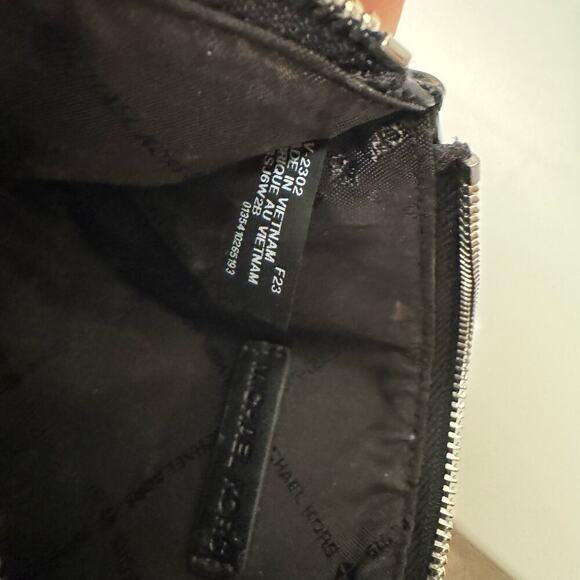 Michael Kors Black Logo Zipper Small Clutch Wristlet Purse Designer - Picture 6 of 10